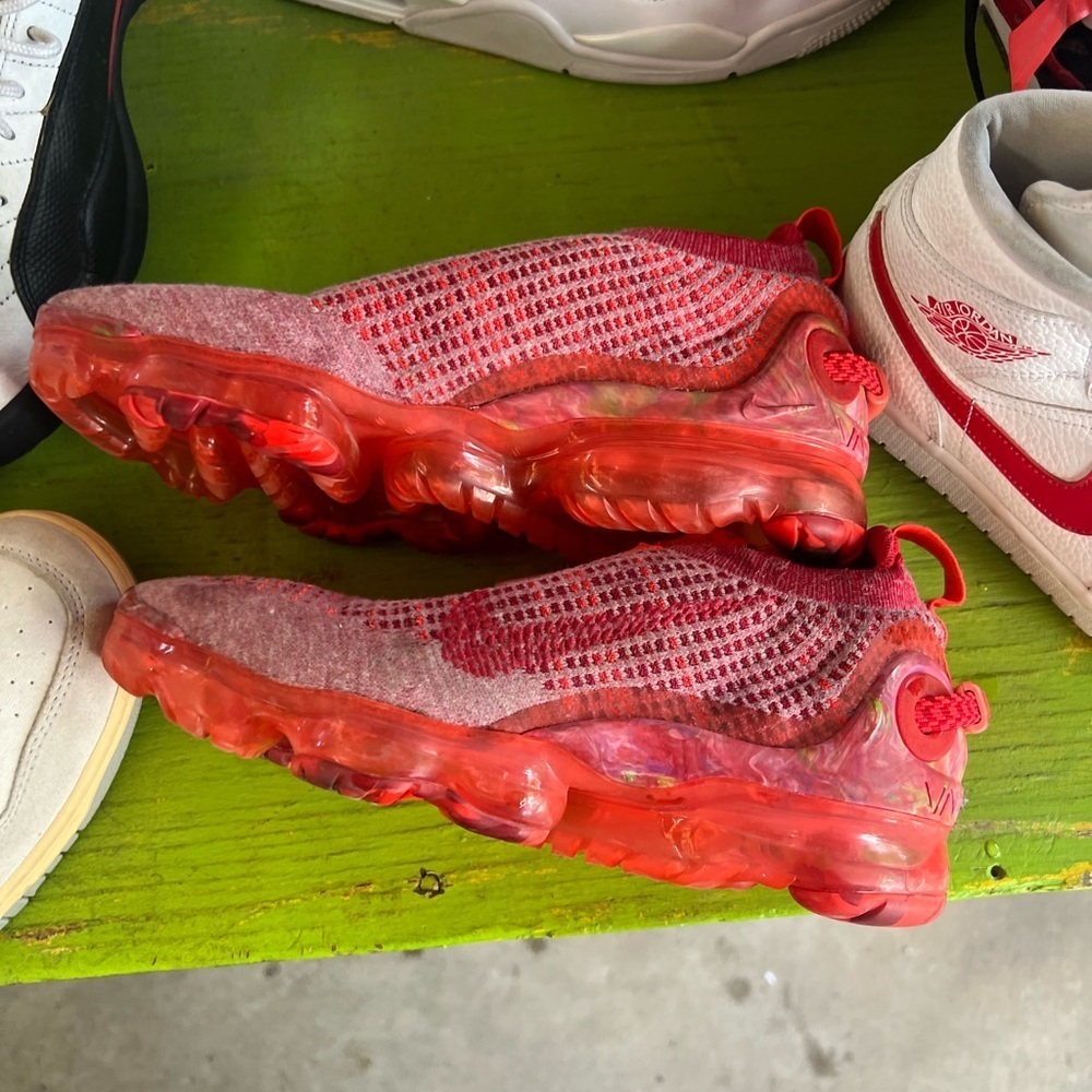 Nike Air Vapormax 2020 Flyknit fits Ladies size 9 excellent condition